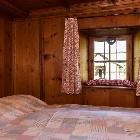 Sandrellhaus Nyaraló *